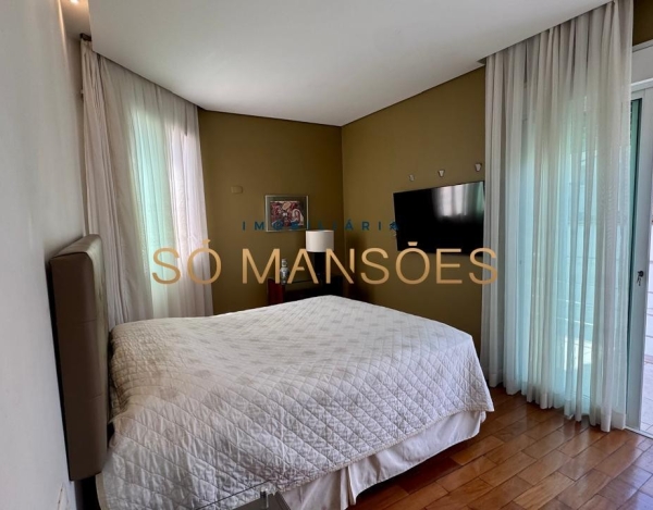 CASA DE 432M² EM LOTE DE 900M² À VENDA NO SÃO BENTO.