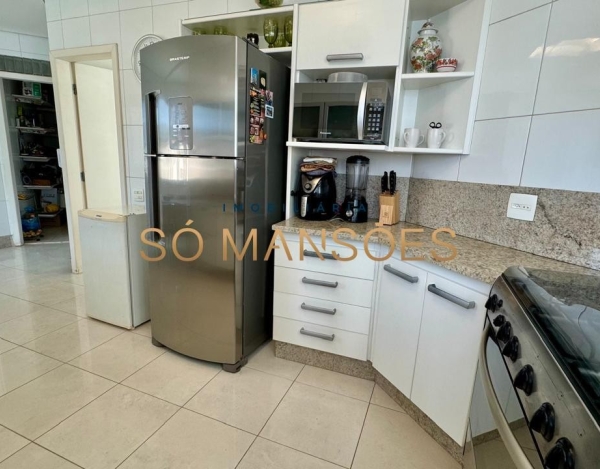 CASA DE 432M² EM LOTE DE 900M² À VENDA NO SÃO BENTO.