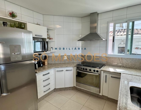 CASA DE 432M² EM LOTE DE 900M² À VENDA NO SÃO BENTO.