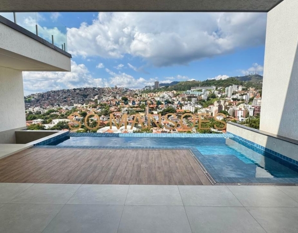 Casa Espaçosa de 427 m² à Venda com 4 Suítes e Vista Panorâmica no São Bento, Belo Horizonte - MG