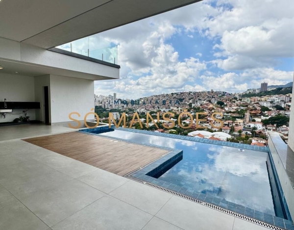 Casa contemporânea com 427m² à venda no São Bento.