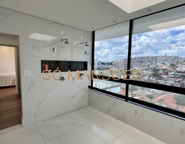 Casa contemporânea com 427m² à venda no São Bento.