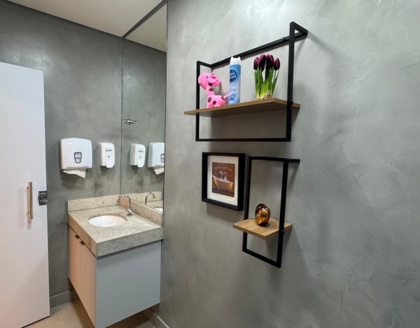 Loja de esquina com 530 m², locada e inserida em eixo de alto fluxo no Santa Efigênia.
