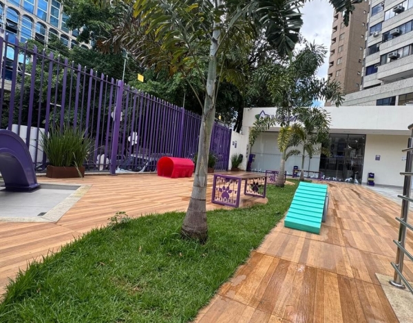 Loja de esquina com 530 m², locada e inserida em eixo de alto fluxo no Santa Efigênia.