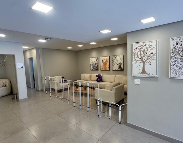 Loja de esquina com 530 m², locada e inserida em eixo de alto fluxo no Santa Efigênia.