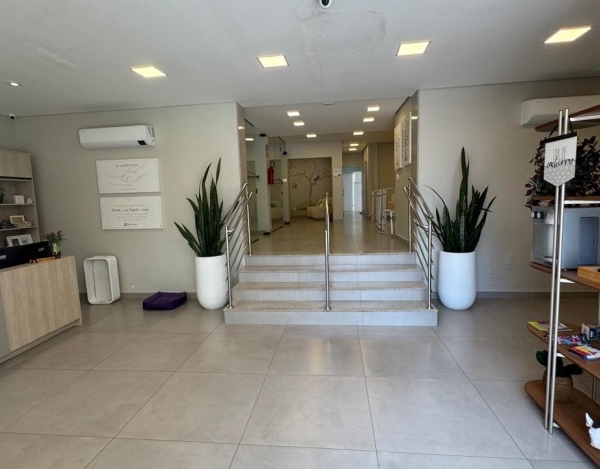 Loja de esquina com 530 m², locada e inserida em eixo de alto fluxo no Santa Efigênia.
