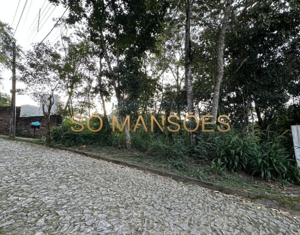 LOTE DE 1.730M² À VENDA NO CONDOMÍNIO VILLE DE MONTAGNE – VISTA PARA A MATA E FUNDO PARA ÁREA DE PRESERVAÇÃO.