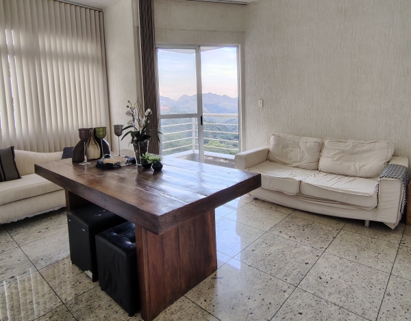 APARTAMENTO DE 63M² À VENDA NO VALE DO SERRENO.