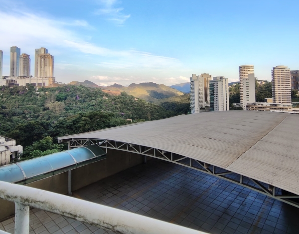 APARTAMENTO DE 63M² À VENDA NO VALE DO SERRENO.