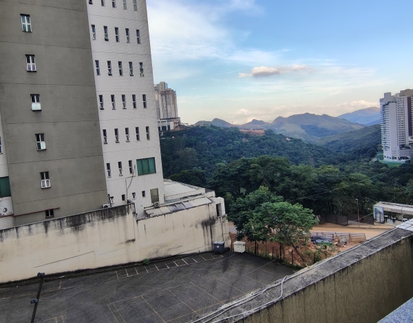 APARTAMENTO DE 63M² À VENDA NO VALE DO SERRENO.