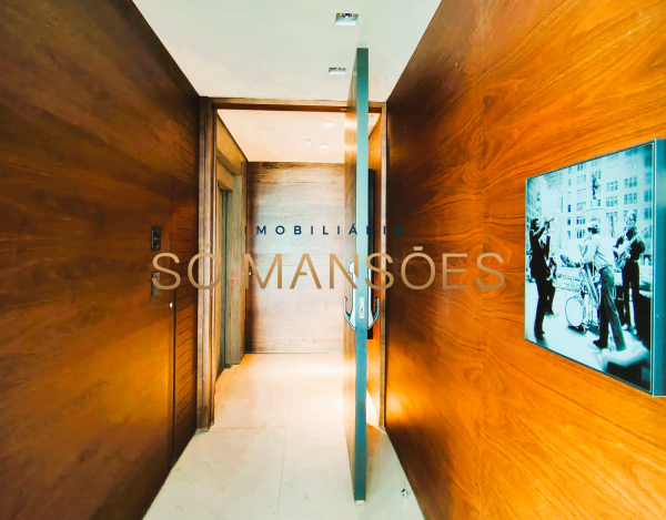COBERTURA TOP HOUSE MODERNA E LUXUOSA COM VISTA PANORÂMICA PARA AS MONTANHAS.