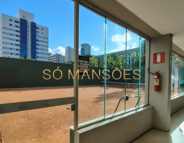 COBERTURA TOP HOUSE MODERNA E LUXUOSA COM VISTA PANORÂMICA PARA AS MONTANHAS.