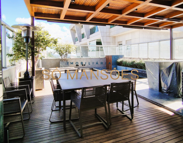 COBERTURA TOP HOUSE MODERNA E LUXUOSA COM VISTA PANORÂMICA PARA AS MONTANHAS.