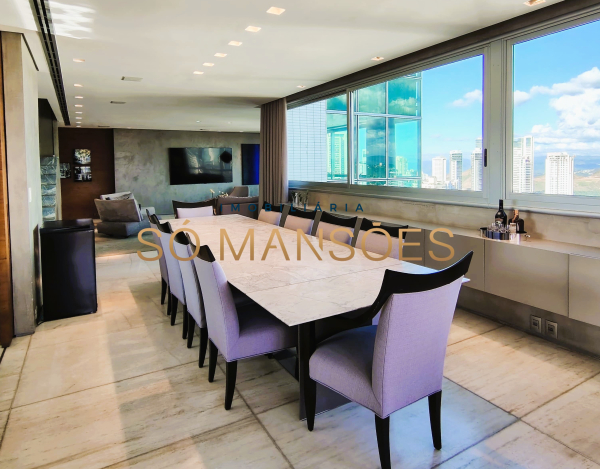 COBERTURA TOP HOUSE MODERNA E LUXUOSA COM VISTA PANORÂMICA PARA AS MONTANHAS.