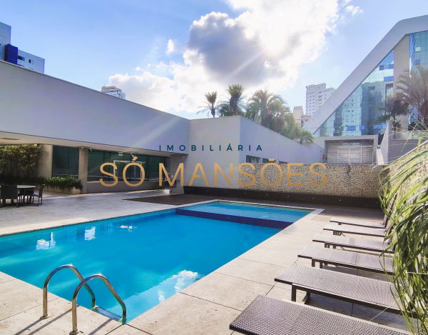COBERTURA TOP HOUSE MODERNA E LUXUOSA COM VISTA PANORÂMICA PARA AS MONTANHAS.
