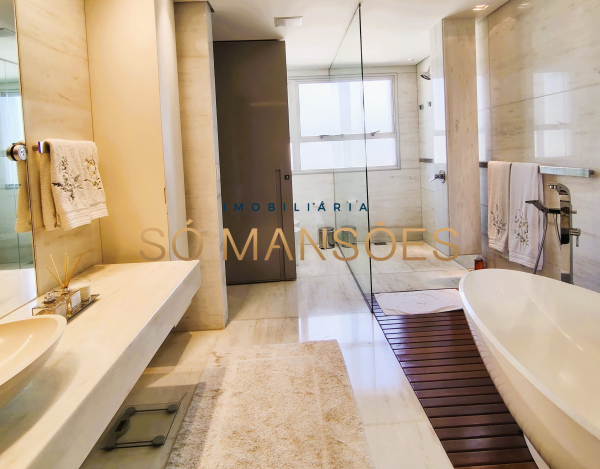 COBERTURA TOP HOUSE MODERNA E LUXUOSA COM VISTA PANORÂMICA PARA AS MONTANHAS.