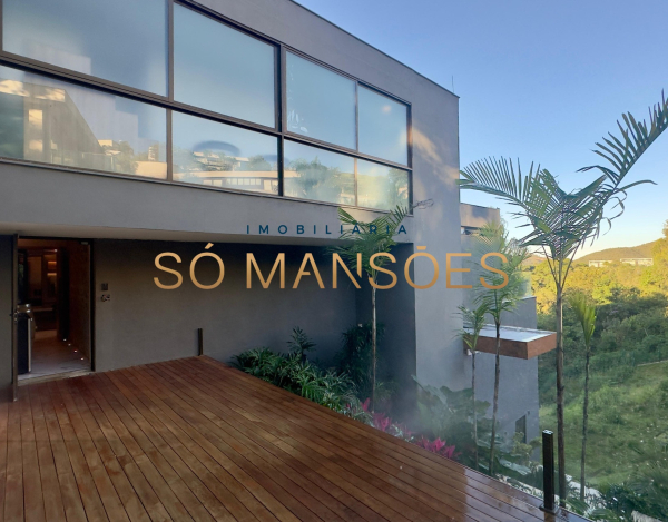 CASA DE 626M² À VENDA NO VALE DOS CRISTAIS — DESIGN EXCLUSIVO, VISTA DESLUMBRANTE E SOFISTICAÇÃO EM CADA DETALHE.