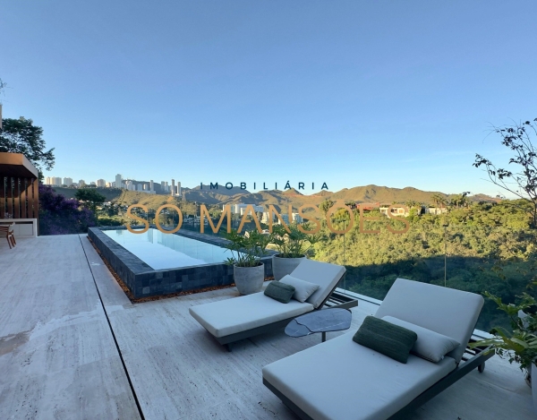 Casa de Luxo de 626 m² à Venda com 4 Suítes e Vista Deslumbrante no Vale dos Cristais, Nova Lima - MG