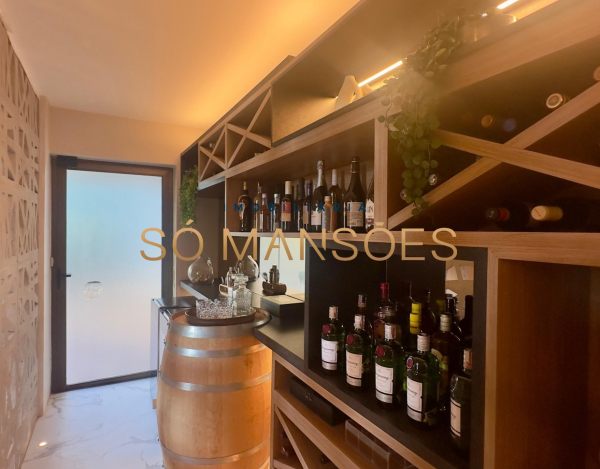 CASA DE 626M² À VENDA NO VALE DOS CRISTAIS — DESIGN EXCLUSIVO, VISTA DESLUMBRANTE E SOFISTICAÇÃO EM CADA DETALHE.