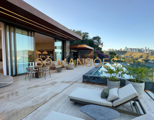 CASA DE 626M² À VENDA NO VALE DOS CRISTAIS — DESIGN EXCLUSIVO, VISTA DESLUMBRANTE E SOFISTICAÇÃO EM CADA DETALHE.