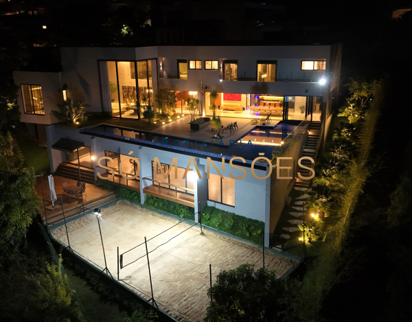 MAIS UMA EXCLUSIVIDADE NO VALE DOS CRISTAIS. CASA COM QUADRA DE BEACH TENNIS À VENDA NO VALE DOS CRISTAIS.