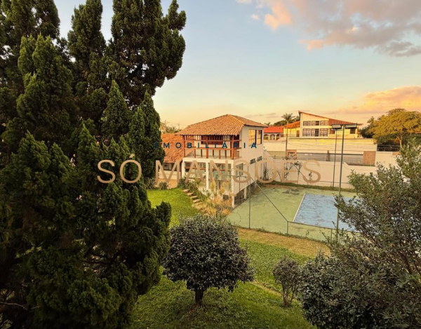 RESIDÊNCIA EM TERRENO DE 5.100M² COM APROXIMADAMENTE 1.600M² DE ÁREA CONSTRUÍDA À VENDA NO BANDEIRANTES.