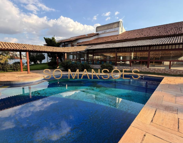 RESIDÊNCIA EM TERRENO DE 5.100M² COM APROXIMADAMENTE 1.600M² DE ÁREA CONSTRUÍDA À VENDA NO BANDEIRANTES.