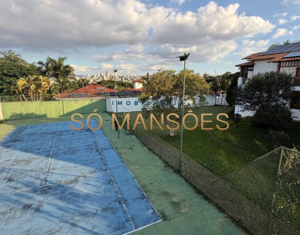 RESIDÊNCIA EM TERRENO DE 5.100M² COM APROXIMADAMENTE 1.600M² DE ÁREA CONSTRUÍDA À VENDA NO BANDEIRANTES.
