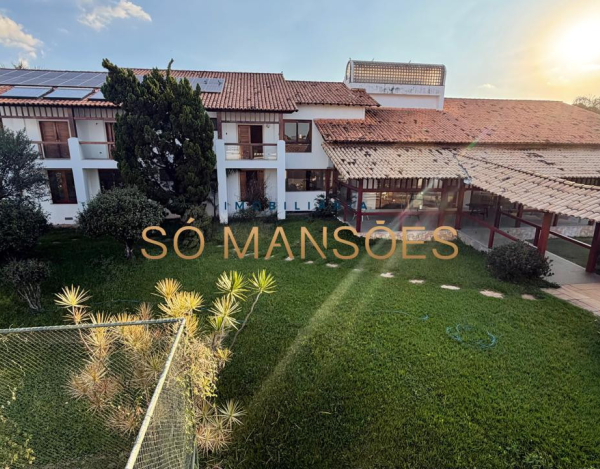 RESIDÊNCIA EM TERRENO DE 5.100M² COM APROXIMADAMENTE 1.600M² DE ÁREA CONSTRUÍDA À VENDA NO BANDEIRANTES.