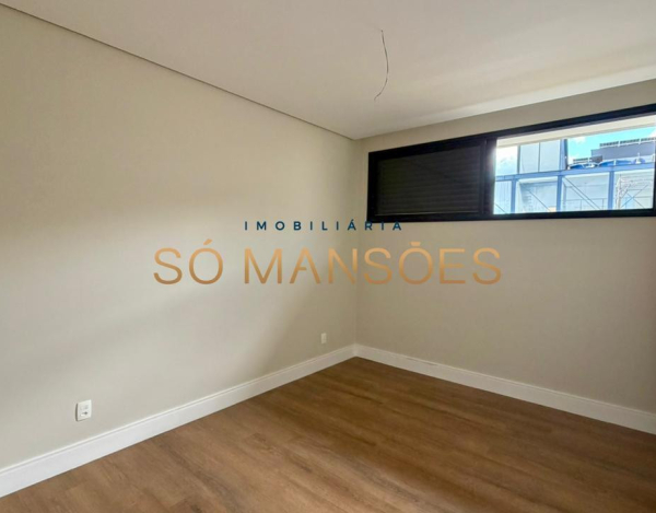 CASA DE 451M² À VENDA NO CONDOMÍNIO COSTA LAGUNA.
