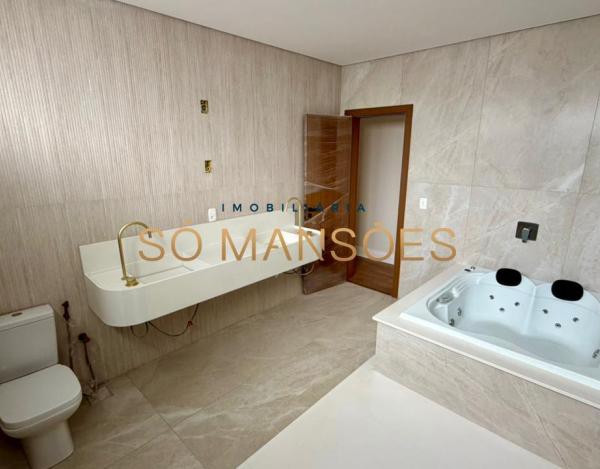 CASA DE 451M² À VENDA NO CONDOMÍNIO COSTA LAGUNA.