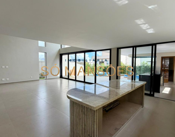 CASA DE 451M² À VENDA NO CONDOMÍNIO COSTA LAGUNA.