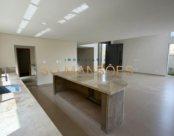 CASA DE 451M² À VENDA NO CONDOMÍNIO COSTA LAGUNA.