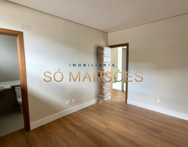 CASA DE 451M² À VENDA NO CONDOMÍNIO COSTA LAGUNA.