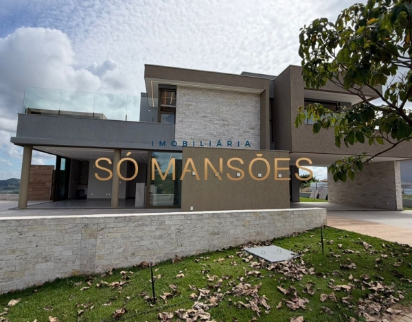 Casa de Alto Padrão de 300 m² à Venda com 3 Suítes e Espaço Gourmet no Condomínio Gran Royalle, Confins - MG