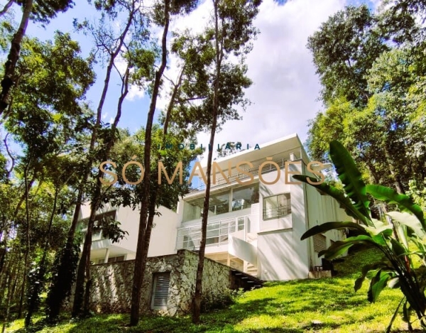 CASA DE 488M² À VENDA EM CONDOMÍNIO DE NOVA LIMA — MODERNA, REFORMADA E COM LAZER INTEGRADO À NATUREZA.
