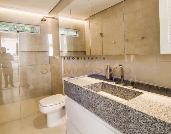 CASA DE 488M² À VENDA EM CONDOMÍNIO DE NOVA LIMA — MODERNA, REFORMADA E COM LAZER INTEGRADO À NATUREZA.