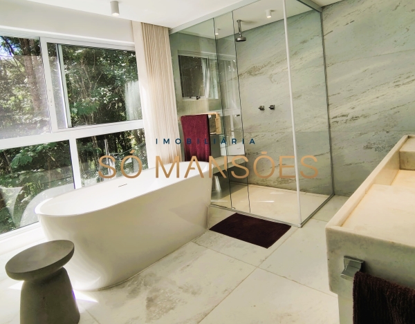 CASA DE 488M² À VENDA EM CONDOMÍNIO DE NOVA LIMA — MODERNA, REFORMADA E COM LAZER INTEGRADO À NATUREZA.