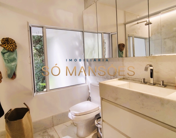CASA DE 488M² À VENDA EM CONDOMÍNIO DE NOVA LIMA — MODERNA, REFORMADA E COM LAZER INTEGRADO À NATUREZA.