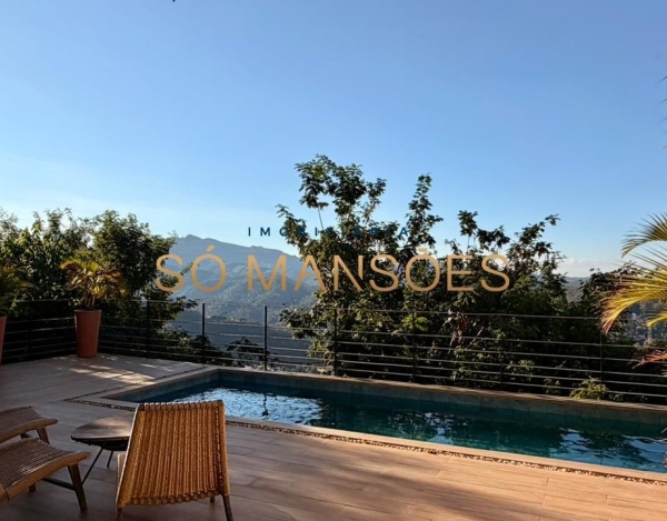 Casa linear no Quintas do Sol — onde privacidade, conforto e sofisticação se encontram de forma rara.