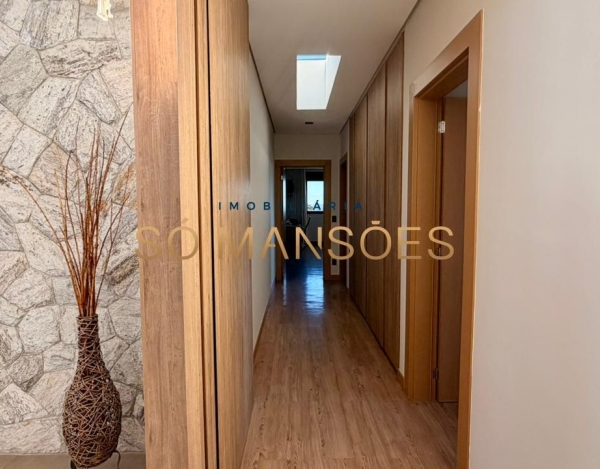 Casa linear no Quintas do Sol — onde privacidade, conforto e sofisticação se encontram de forma rara.