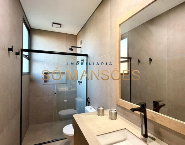 Casa linear no Quintas do Sol — onde privacidade, conforto e sofisticação se encontram de forma rara.