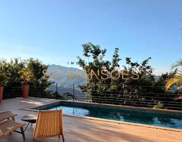 Casa linear no Quintas do Sol — onde privacidade, conforto e sofisticação se encontram de forma rara.