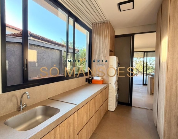 Casa linear no Quintas do Sol — onde privacidade, conforto e sofisticação se encontram de forma rara.