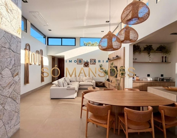 Casa linear no Quintas do Sol — onde privacidade, conforto e sofisticação se encontram de forma rara.
