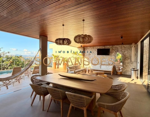 Casa linear no Quintas do Sol — onde privacidade, conforto e sofisticação se encontram de forma rara.