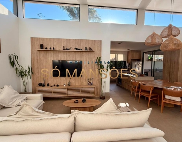 Casa linear no Quintas do Sol — onde privacidade, conforto e sofisticação se encontram de forma rara.