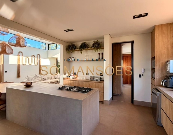 Casa linear no Quintas do Sol — onde privacidade, conforto e sofisticação se encontram de forma rara.