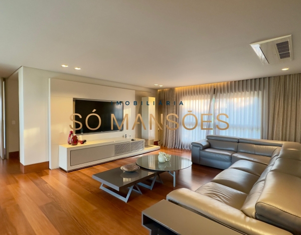 CASA DE 1.083M² À VENDA NO VALE DOS CRISTAIS — AMPLITUDE, FLUIDEZ E VISTA DESLUMBRANTE PARA AS MONTANHAS.