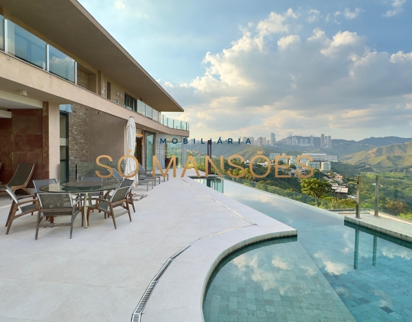 Casa Imponente de 1.083 m² à Venda com 4 Suítes e Vista Panorâmica no Vale dos Cristais, Nova Lima - MG
